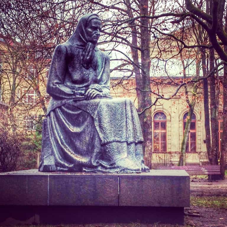 statue-of-julija-zemaite